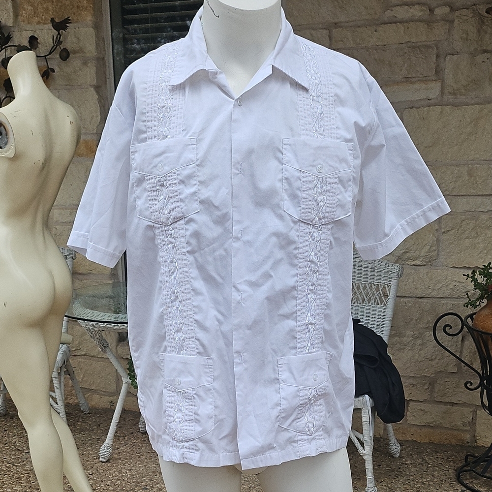 Maximos USA Yucatan By R&B White Cottom Embroidered Guayabera Shirt M